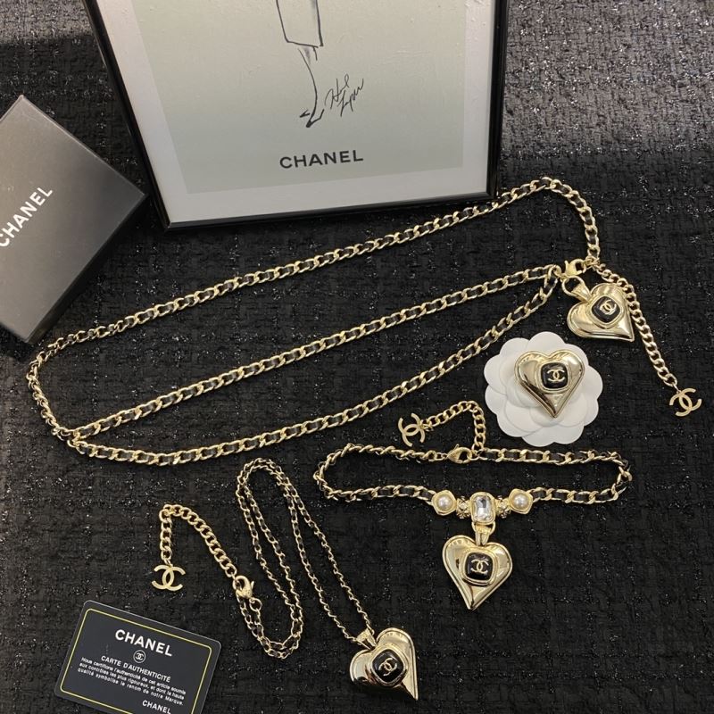 Ch**el waist chain